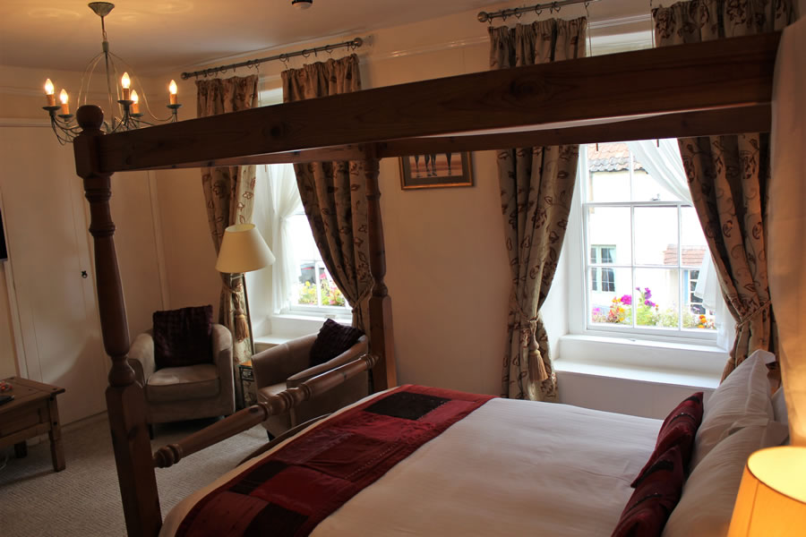 Room 1 Four Poster